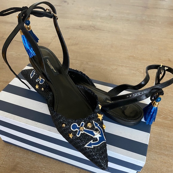 Sandals - Picture 2 of 7